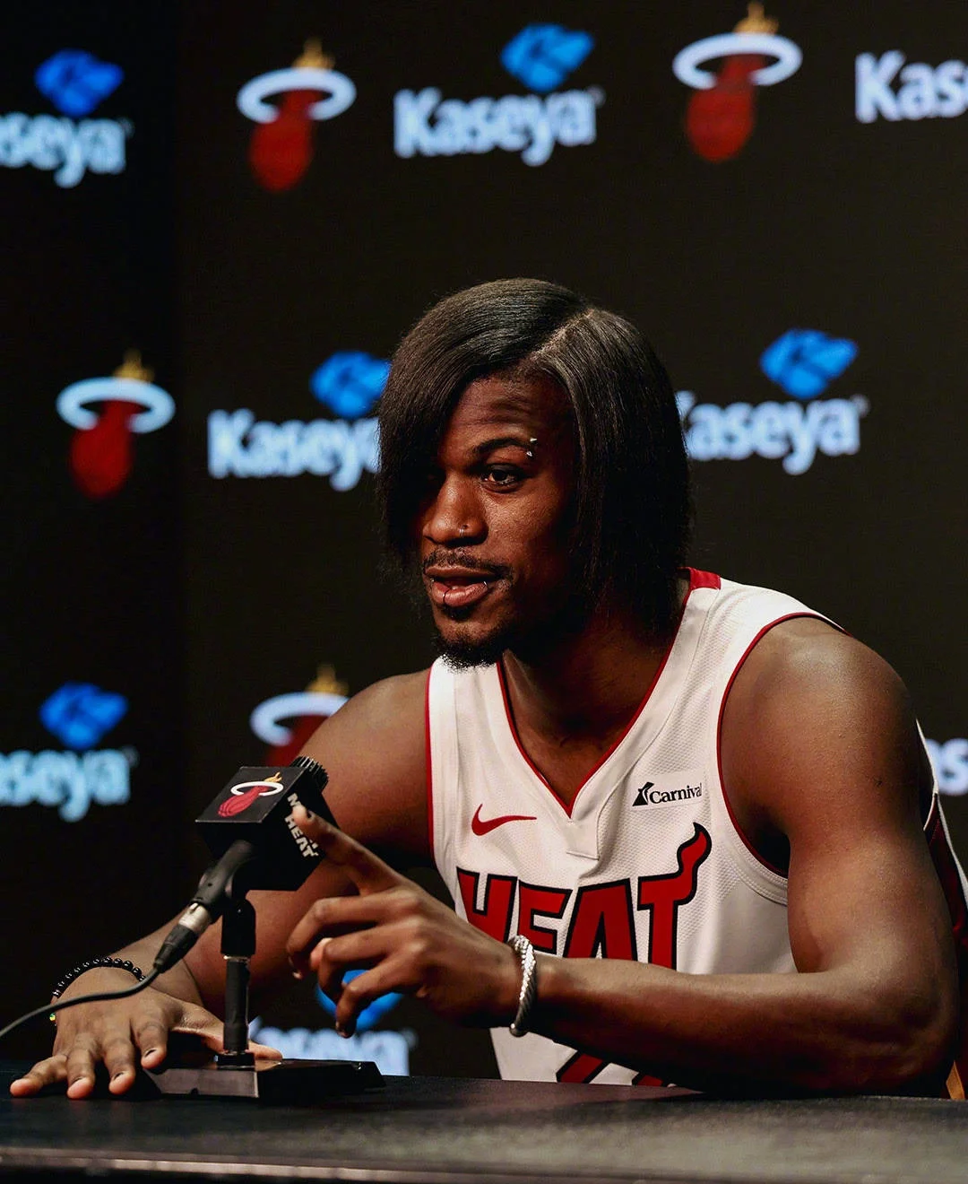 YABO-包含巴特勒回归赛场，高光表现首场状态亮眼，公牛观众沸腾！的词条